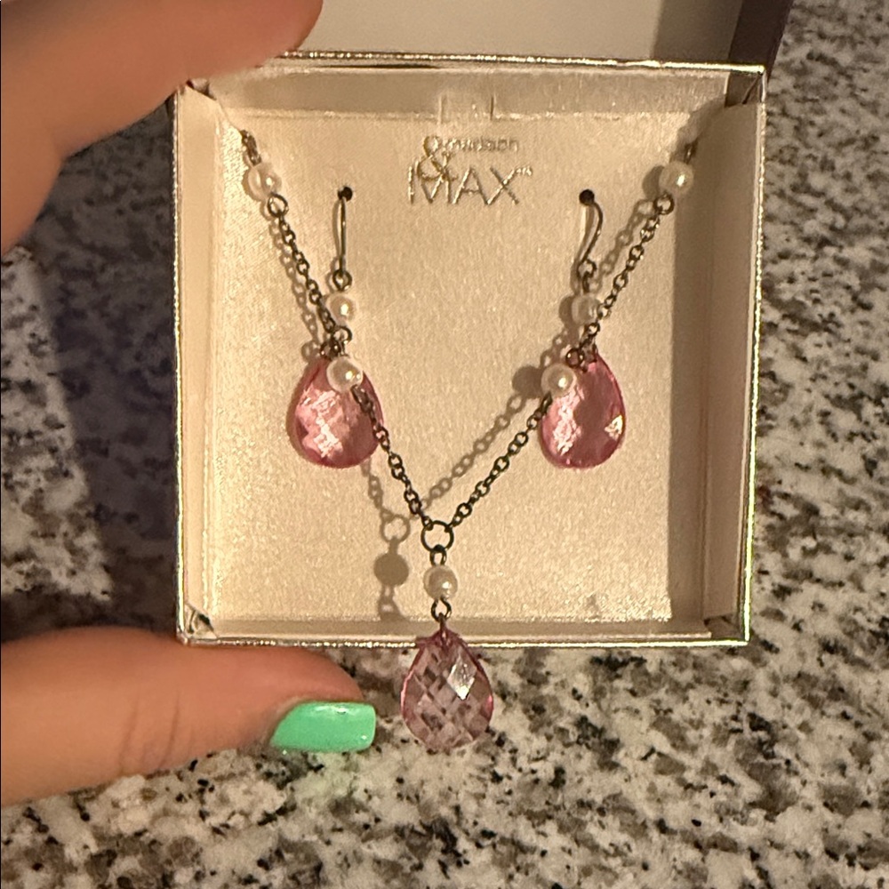 Max Pink Teardrop Necklace and Earrings Set